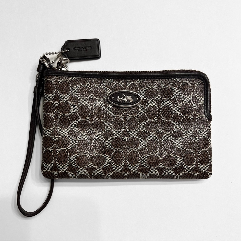 Coach wristlet wallet